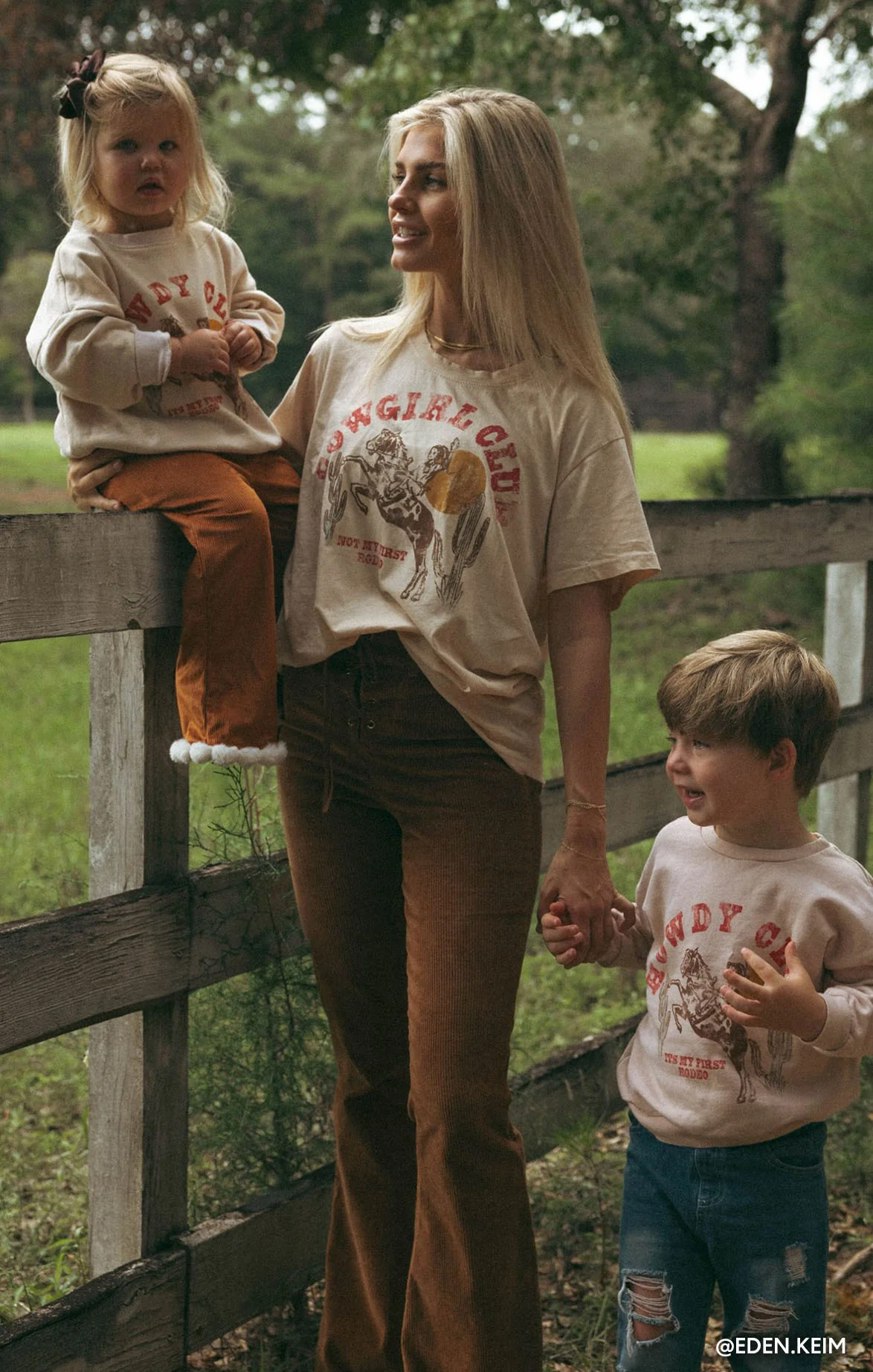 Davis Sweatshirt ~ Distressed Howdy Graphic - Image 2