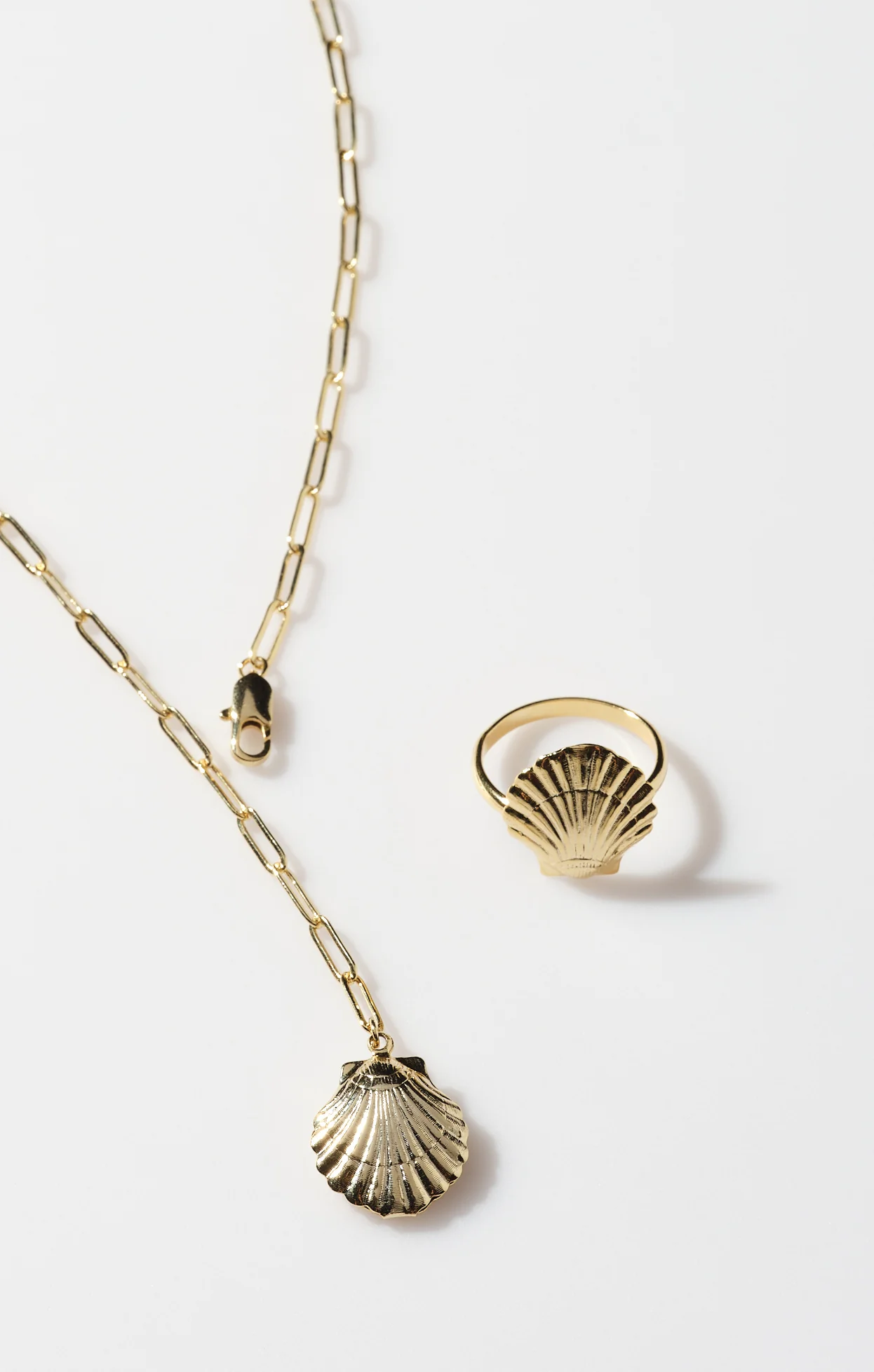 Faithy Jewels Sophie Shell Necklace ~ Gold - Image 3